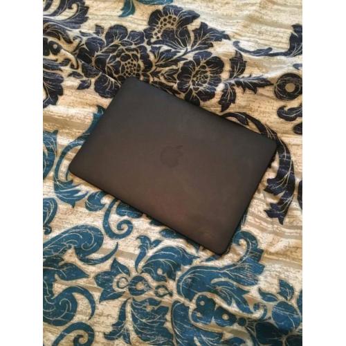 Apple Macbook Pro, Retina Display, 8GB memory, 250GB storage