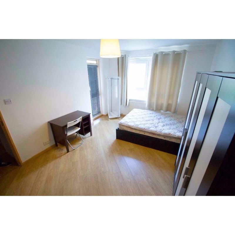 2 Luxury Double Rooms in Westminster Zone 2 - Minutes to station