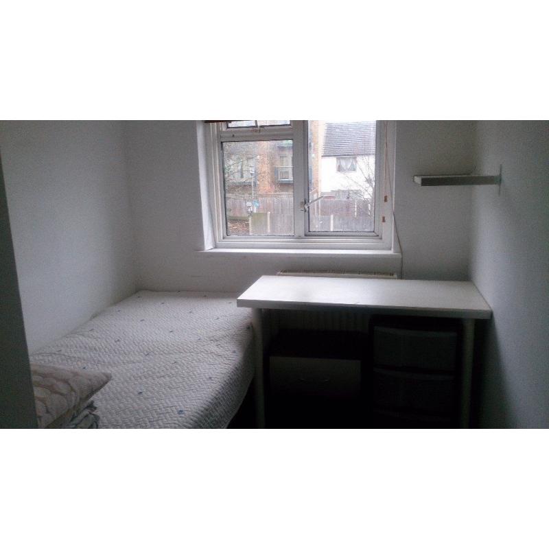 Single room for rent - females only