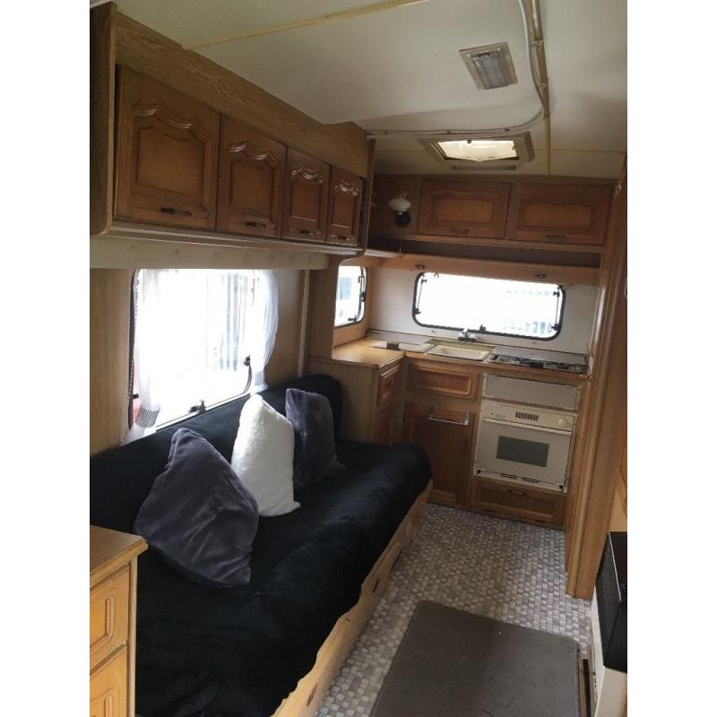 Abi tristar caravan