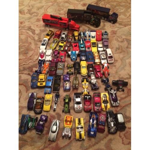 Large bundle of hot wheel cars