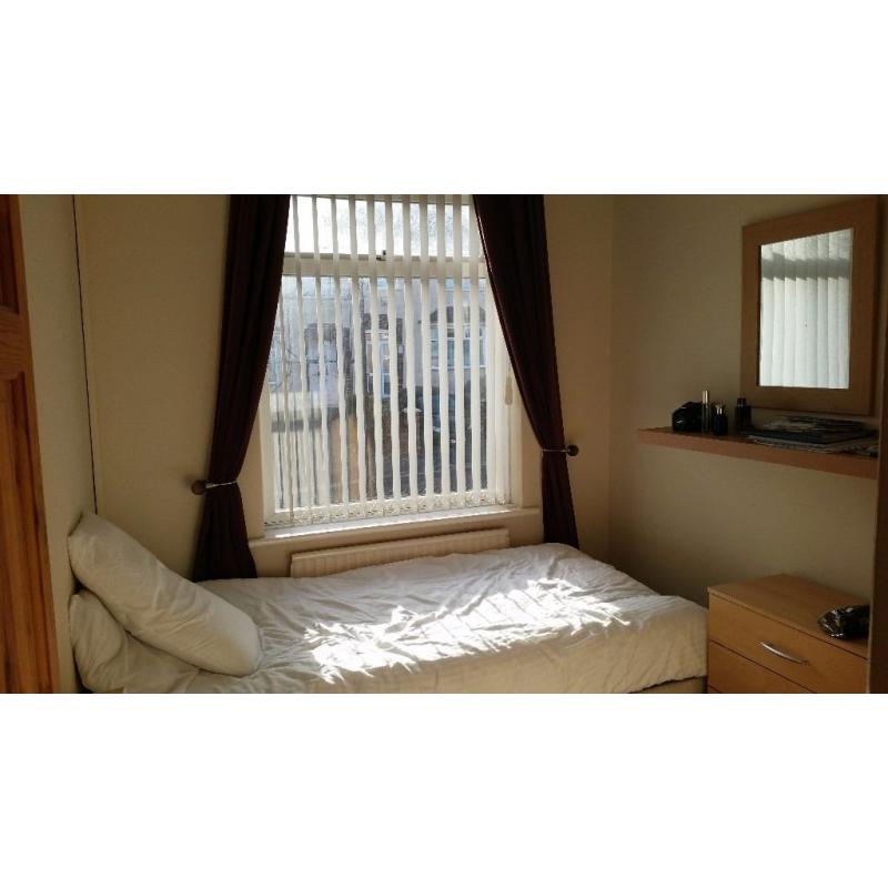Clean &Tidy single room for rent