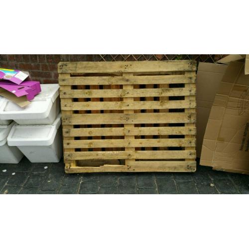 2 chunky pallets