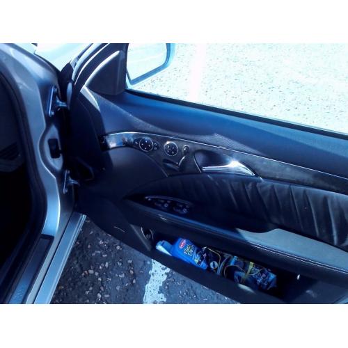 mercedes benz E-320cdi. car is wery economil. full extra. very good condition.long mot.