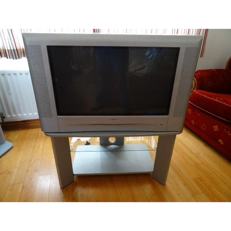 Grundig 27 inch widescreen tv for sale