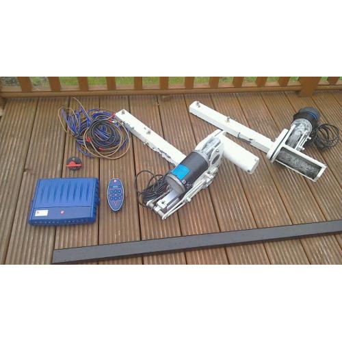 Caravan motor mover