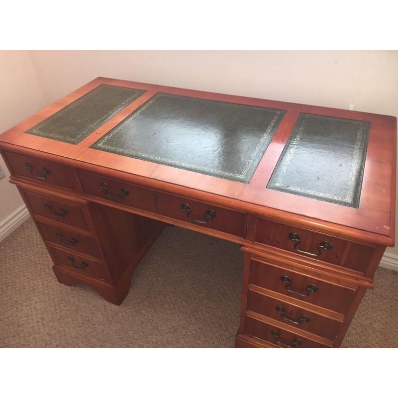 Leather topped desk (free del in Glasgow area)