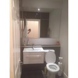 Nicolson street Double room to rent , - ideally looking for working profesional or mature student