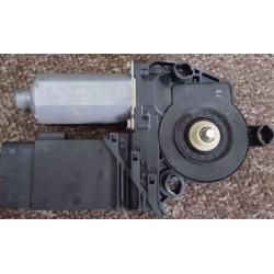 VOLKSWAGEN GOLF MK4 BORA SEAT LEON OFFSIDE DRIVER FRONT WINDOW MOTOR 130821764