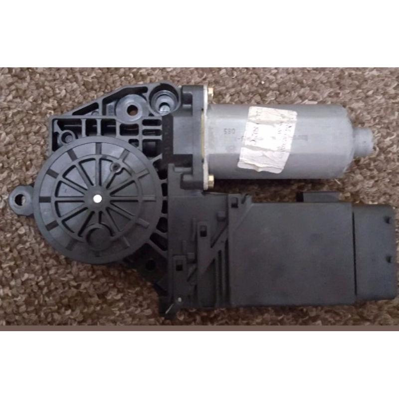 VOLKSWAGEN GOLF MK4 BORA SEAT LEON OFFSIDE DRIVER FRONT WINDOW MOTOR 130821764