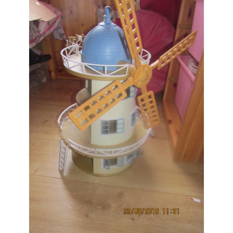 Sylvanian Families field view mill boxed