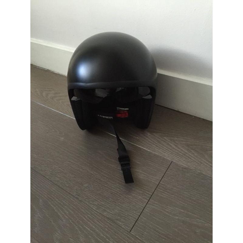 Motorcycle helmet