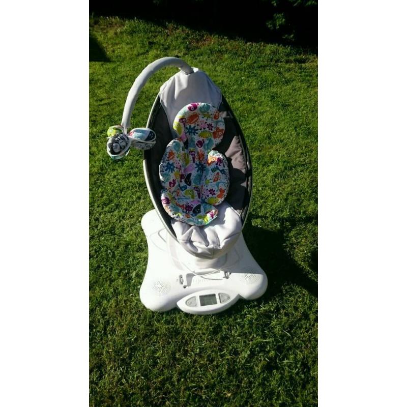 Mamaroo baby rocker