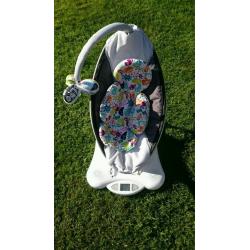 Mamaroo baby rocker