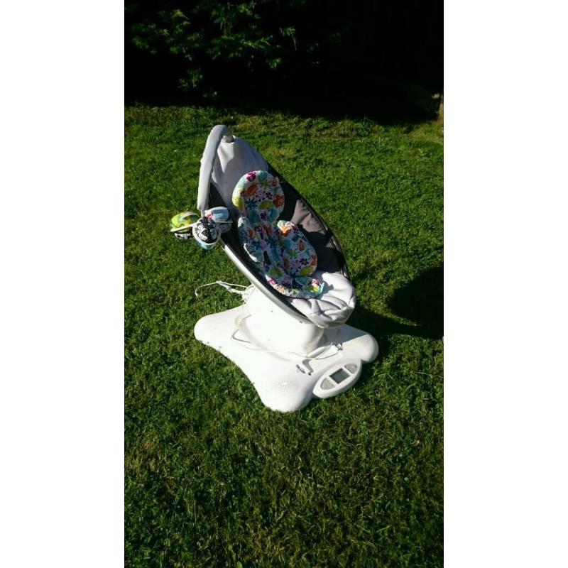 Mamaroo baby rocker