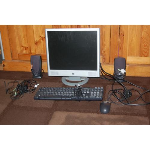 HP 17" monitor complete with DELL keyboard mouse and speakers