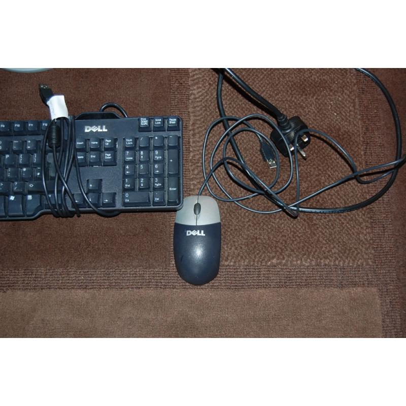HP 17" monitor complete with DELL keyboard mouse and speakers