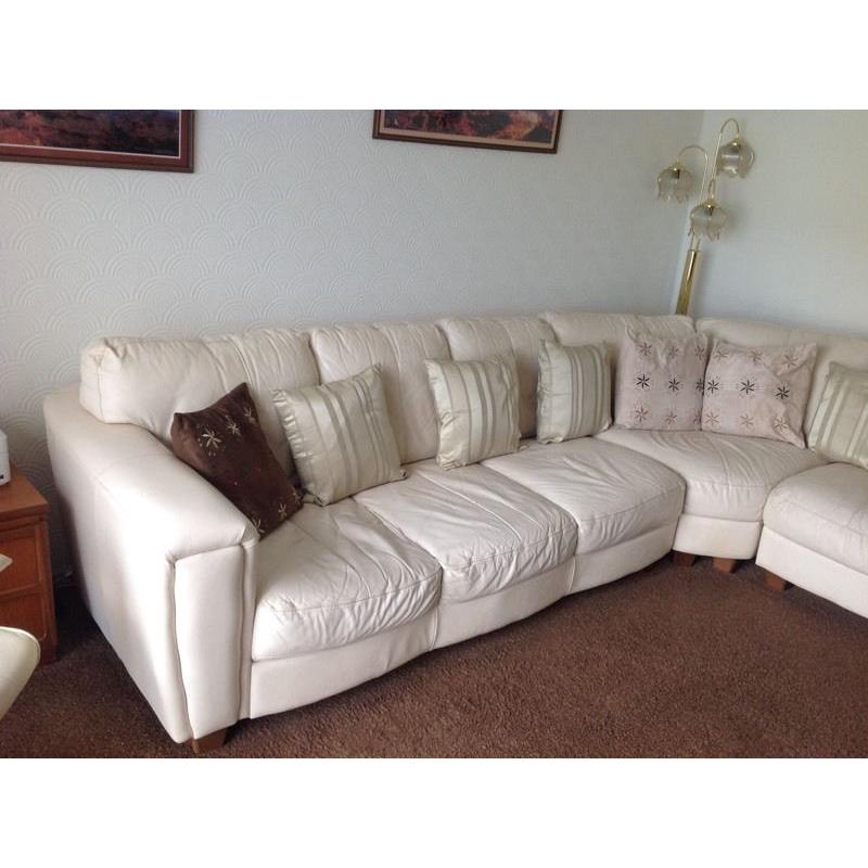 Leather corner suite and 2 pine wood kitchen/ bar stools.