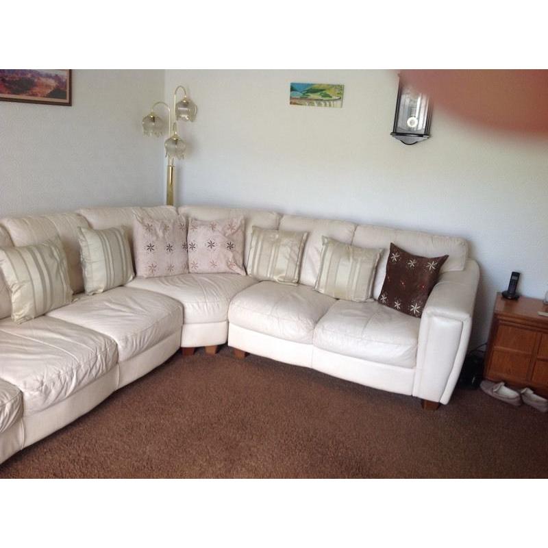 Leather corner suite and 2 pine wood kitchen/ bar stools.