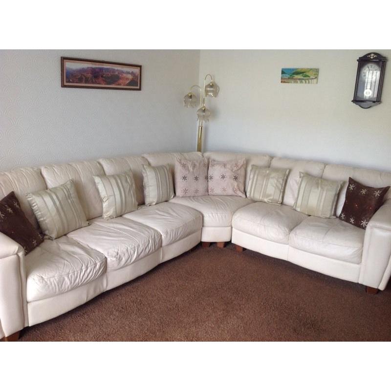 Leather corner suite and 2 pine wood kitchen/ bar stools.