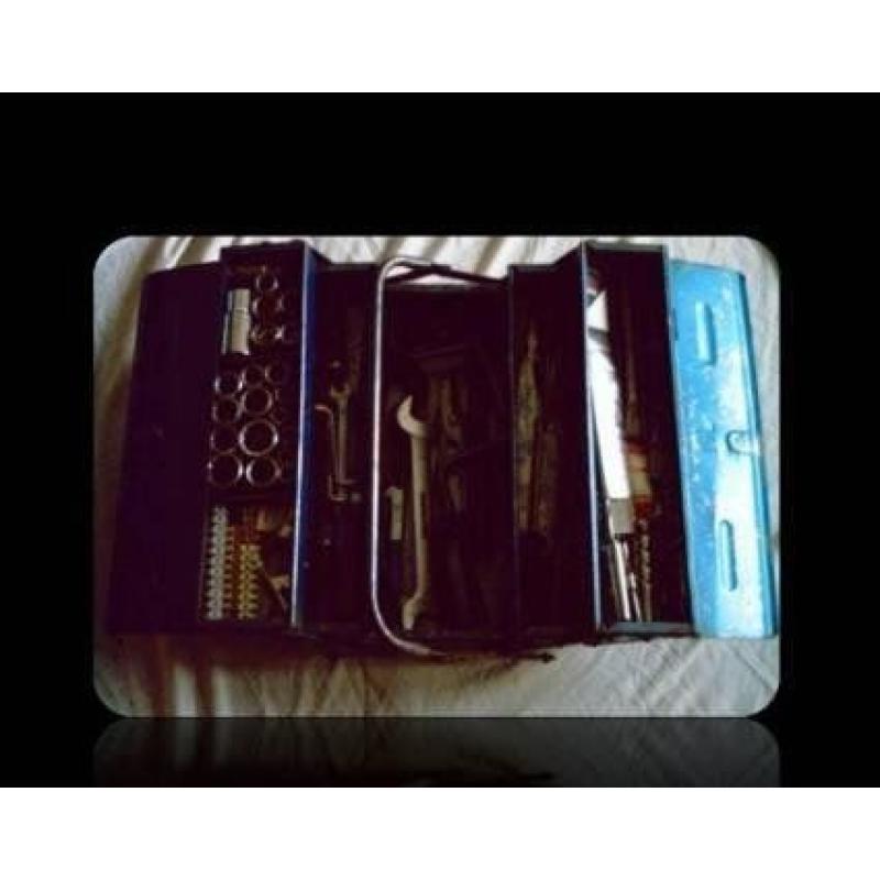 CANTILEVER TOOLBOX & TOOLS - FOR SALE