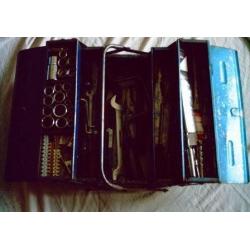CANTILEVER TOOLBOX & TOOLS - FOR SALE