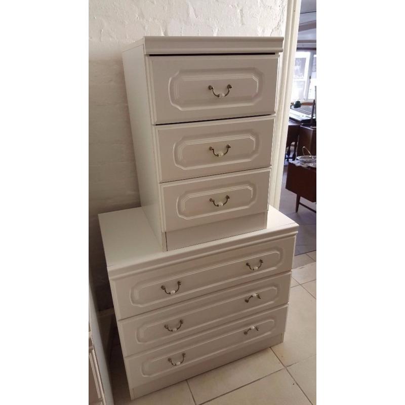 Six White Chest of Drawers and Matching Blanket Box in Excellent Condition