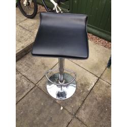 Bar stool