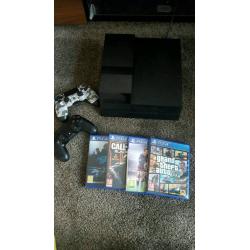 Ps4 4 with databank, 2 contollers and 4 games