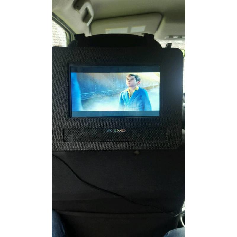Portable dvd player with car fitment case and adaptors brand new