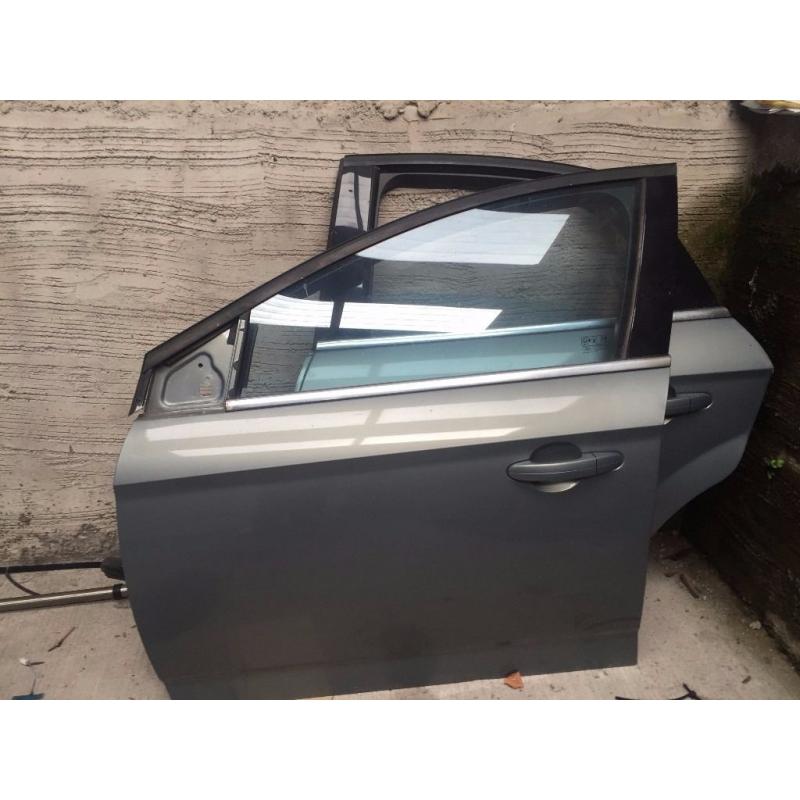 2009 Mondeo Door + Doors + Quater Panel + Legs Driveshafts calipers pipes breaking