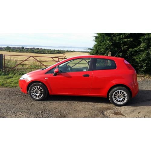 FIAT PUNTO GRANDE 2009 ,LOW MILEAGE, VERY GOOD CONDITION