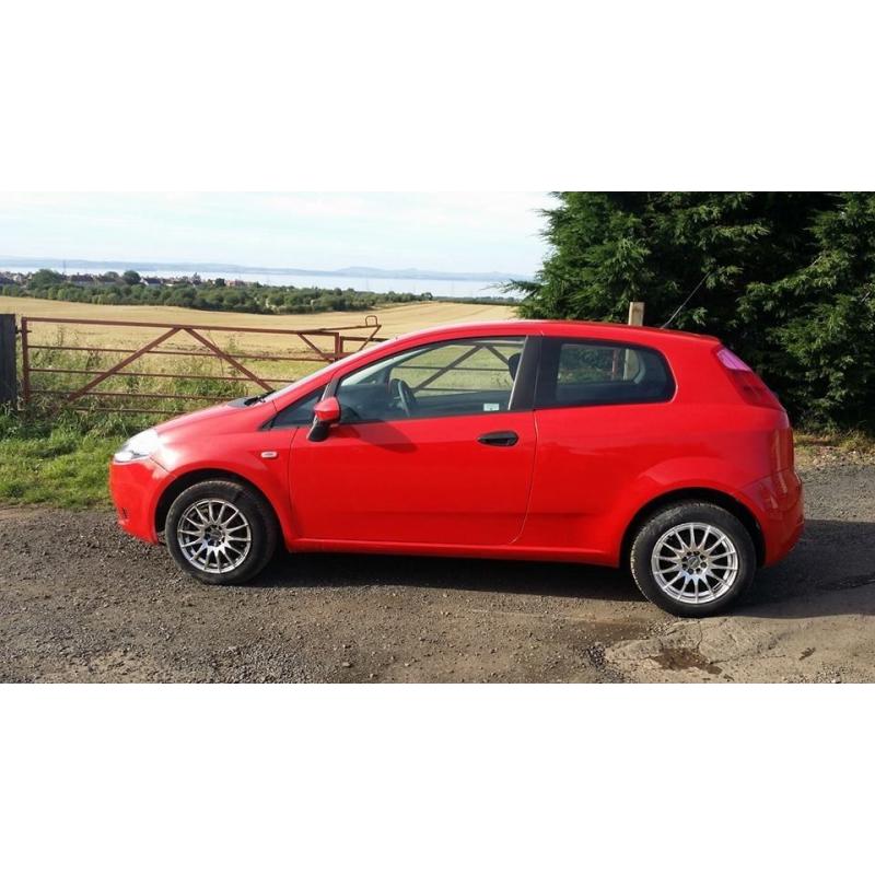 FIAT PUNTO GRANDE 2009 ,LOW MILEAGE, VERY GOOD CONDITION