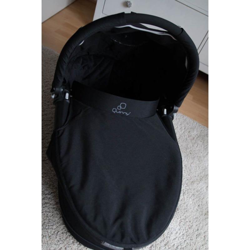 Quinny Buzz carrycot with adapters and footmoof