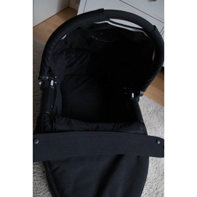 Quinny Buzz carrycot with adapters and footmoof