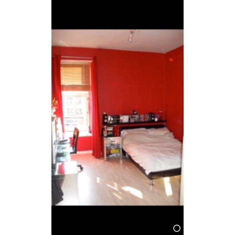 Double room available in St Georges X flat.