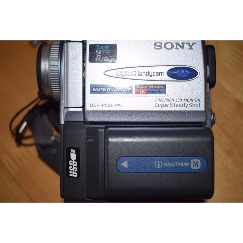 Sonny DCR-PC9E PAL