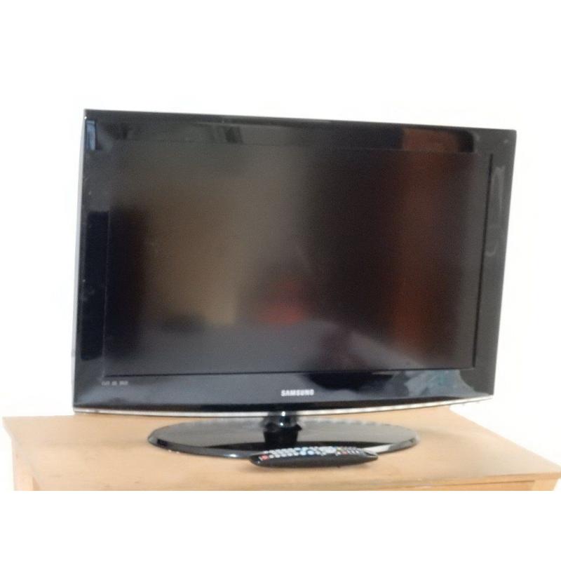 SAMSUNG 32" BLACK LCD TELEVISION HD READY FREE VIEW