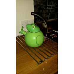 frog novelty hob top kettle - suitable for a range cooker