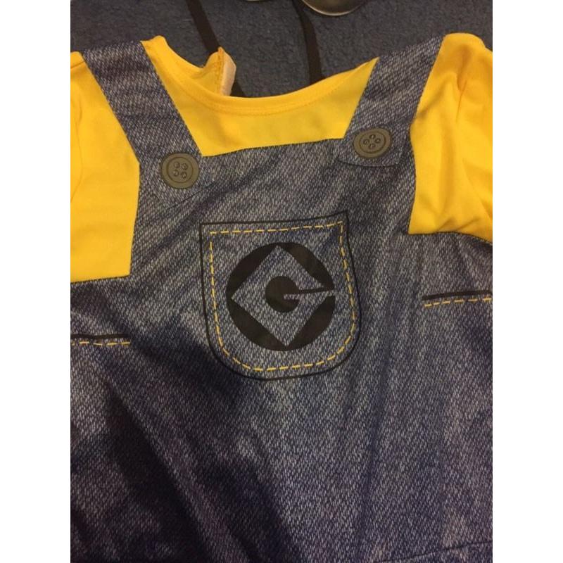 Minion dress up outfit