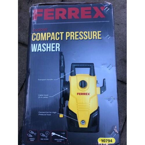 Compact pressure washer