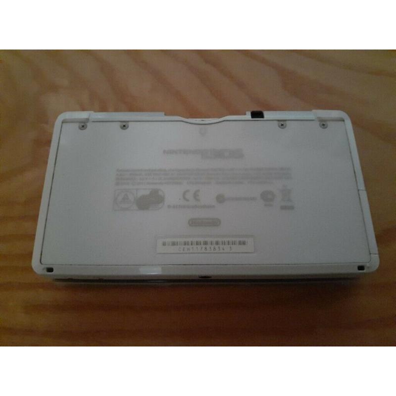 Ice White Nintendo 3DS bundle with 27 games