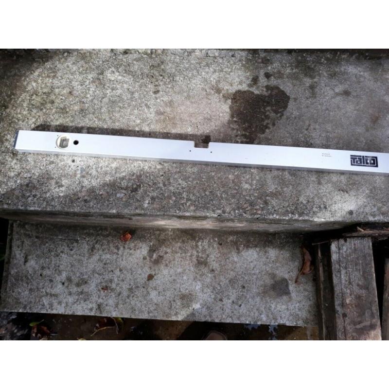 Spirit Level Aluminium 3 foot /900mm long new.