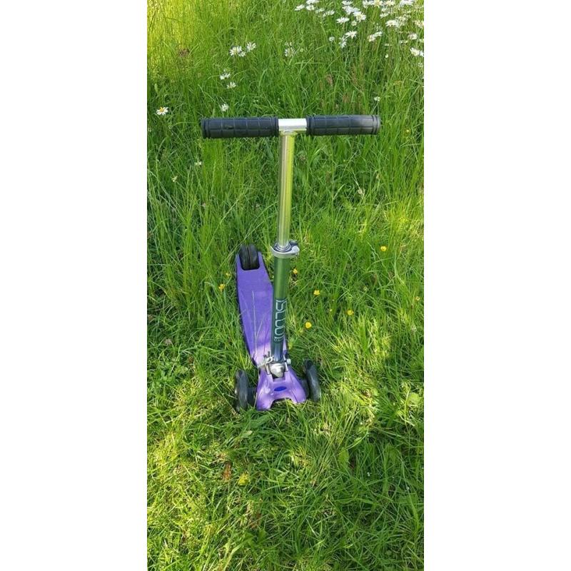 Foldable iScoot Pro scooter (max user weight 50 kg)