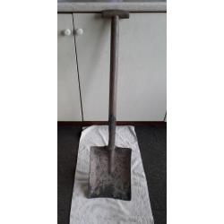 VINTAGE SQUARE SHOVEL