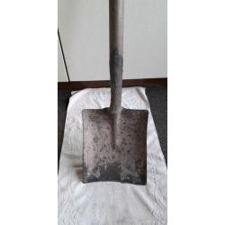 VINTAGE SQUARE SHOVEL