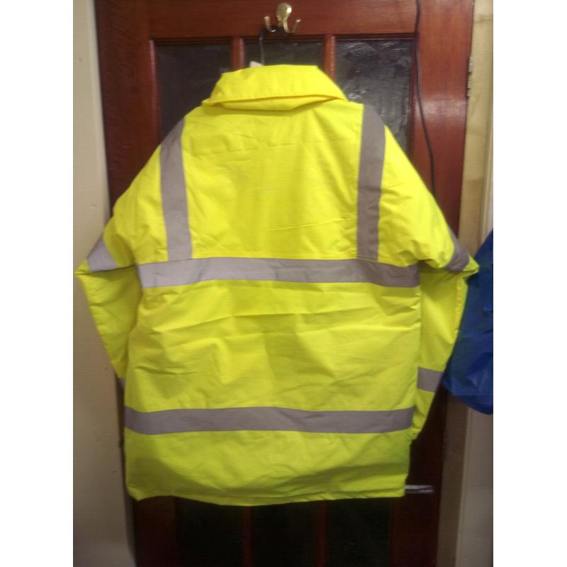 New seen hi viz waterproof jacket with labels med/large