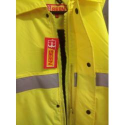 New seen hi viz waterproof jacket with labels med/large