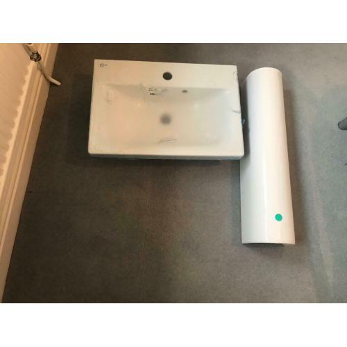 Bathroom sink and pedestal