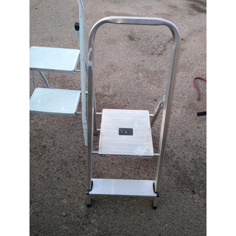 Aluminium step ladder